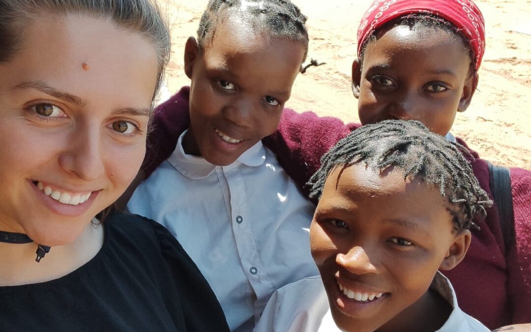Mărturii din Kalahari – Larisa